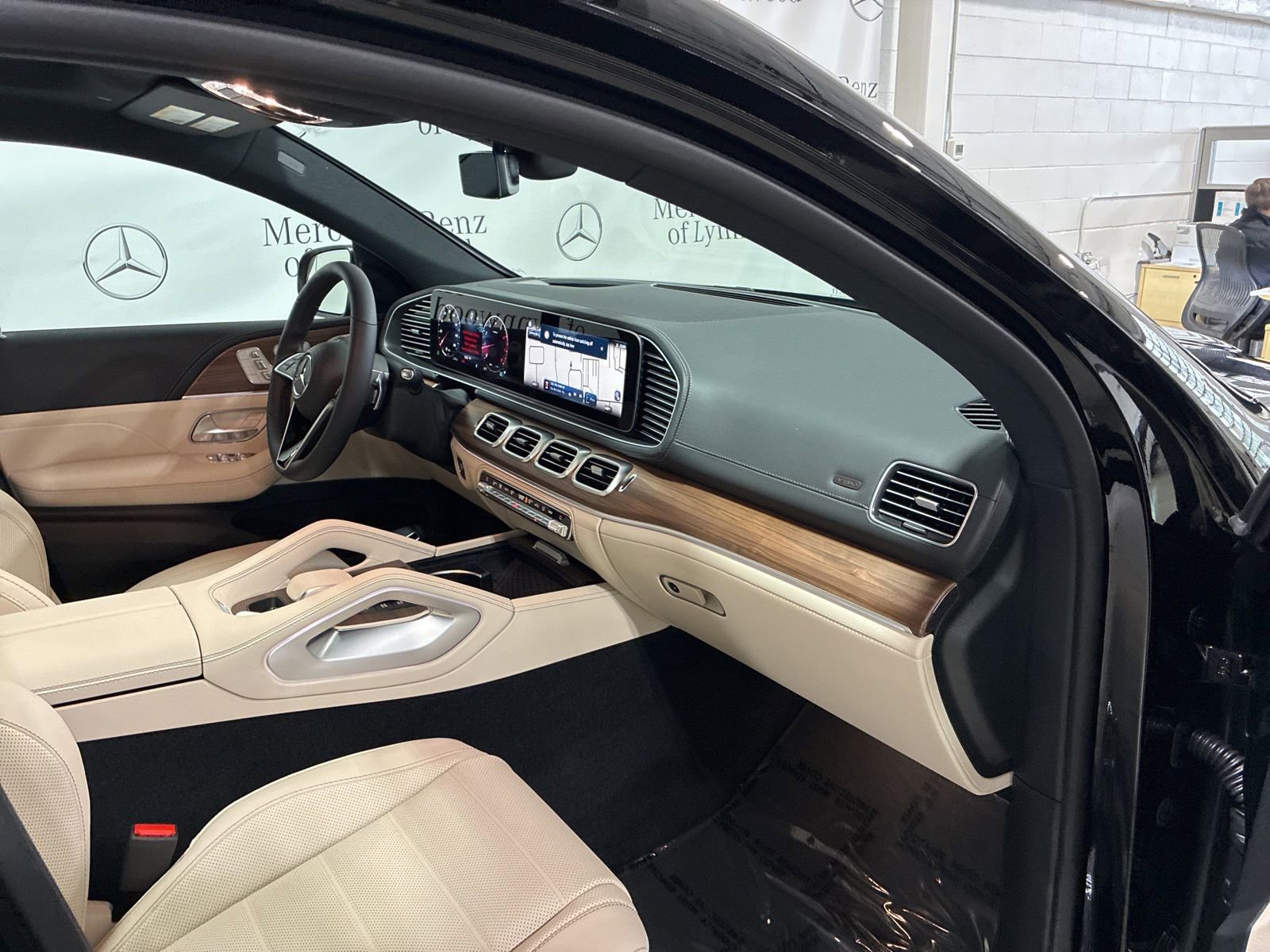 New 2026 Mercedes-Benz GLE 450 4MATIC Coupe image 17