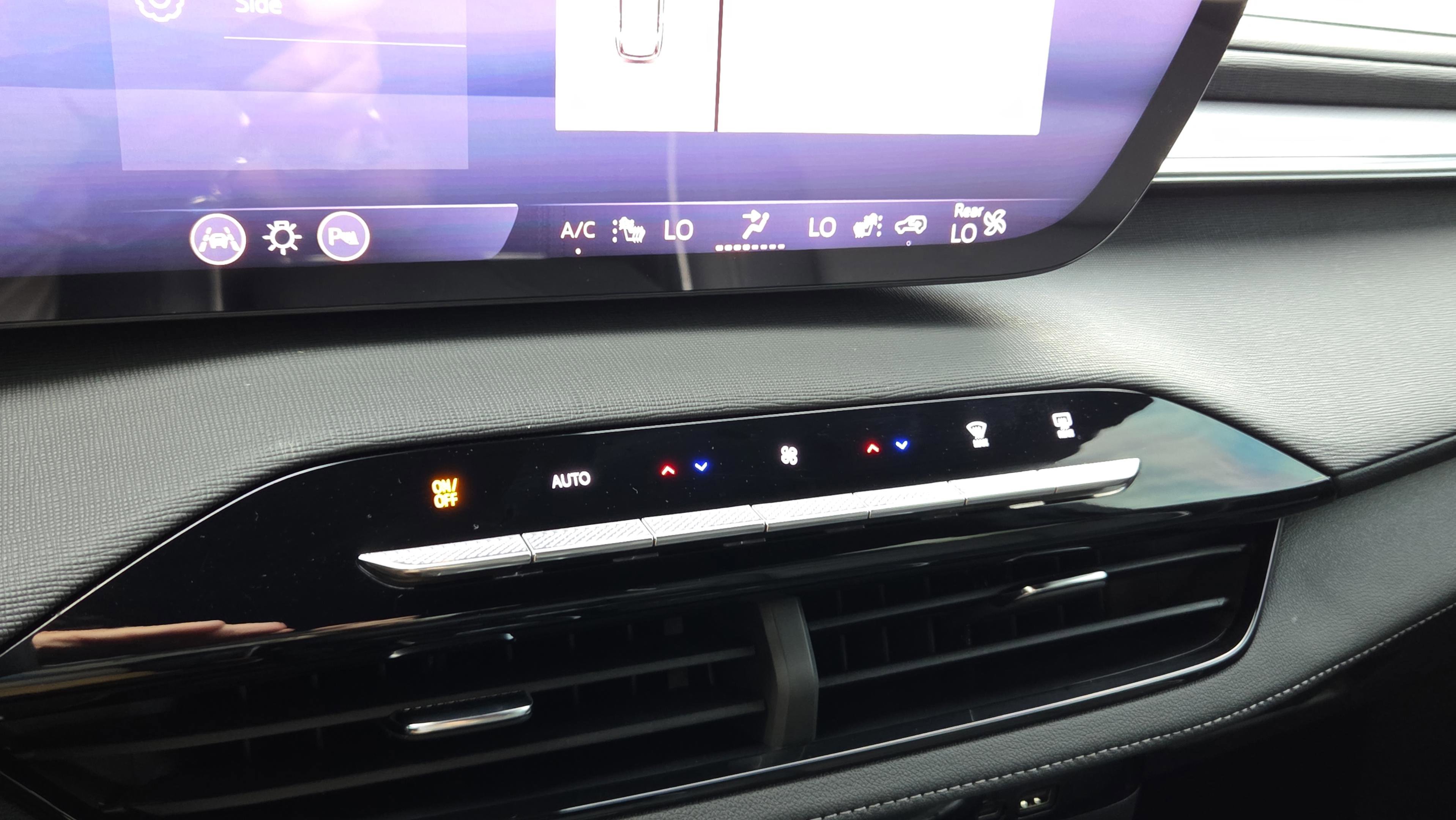 Used 2025 Buick Enclave Sport Touring w/ Power Package image 26