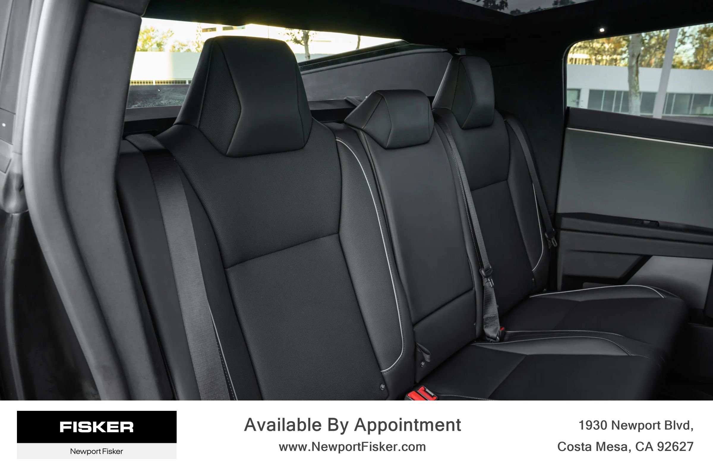 Used 2024 Tesla Cybertruck AWD Crew Cab image 27