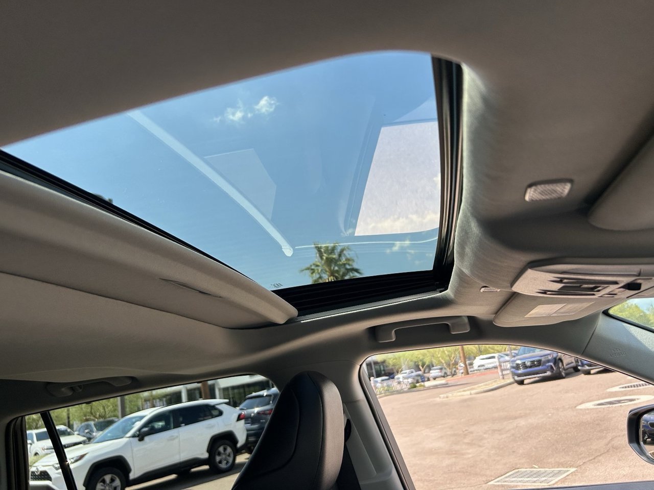 Used 2025 Toyota Highlander XLE AWD/4WD image 29