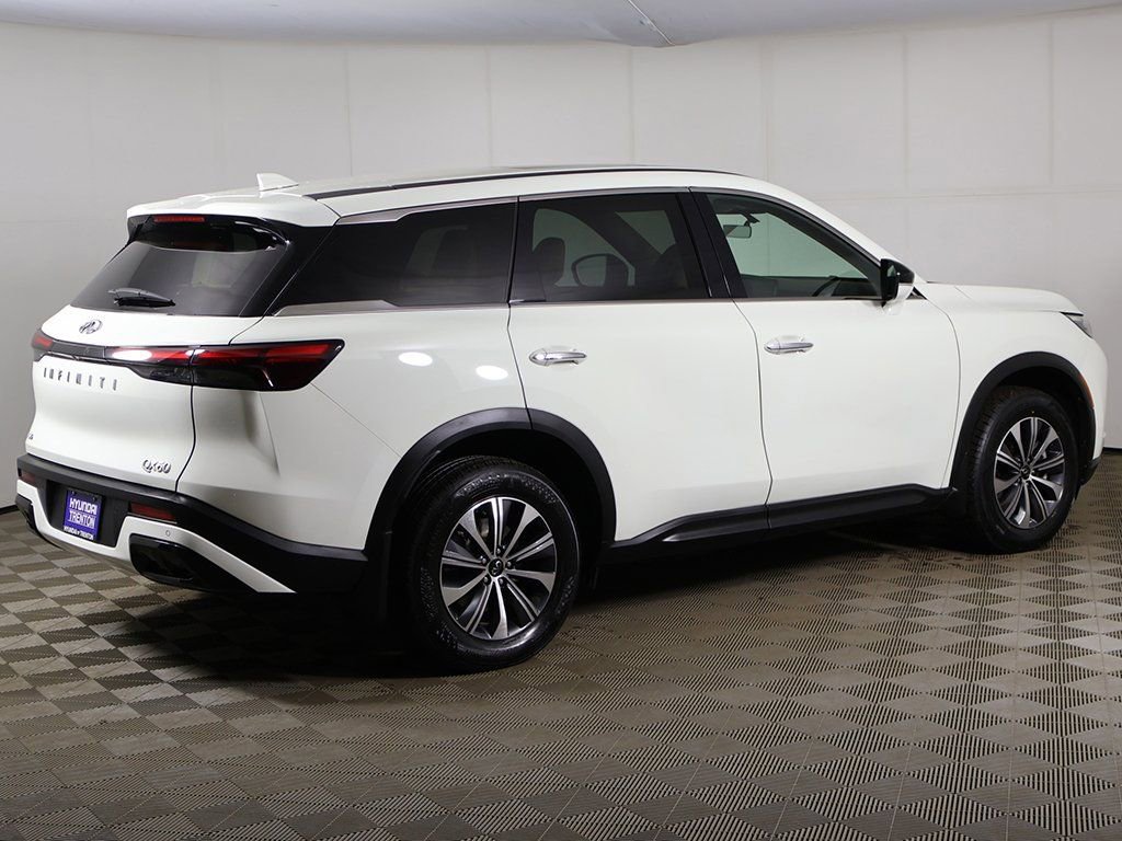 Used 2023 INFINITI QX60 Pure image 11