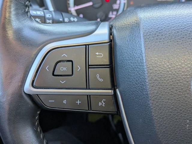 Used 2023 Toyota Highlander XLE image 28