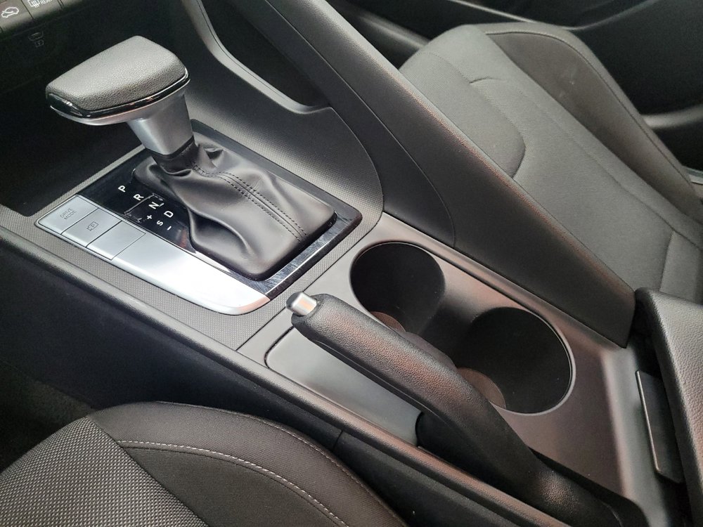 Used 2024 Hyundai Elantra SE FWD image 26