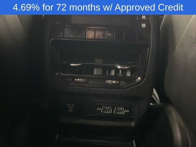 Used 2025 Jeep Grand Cherokee L Laredo image 18