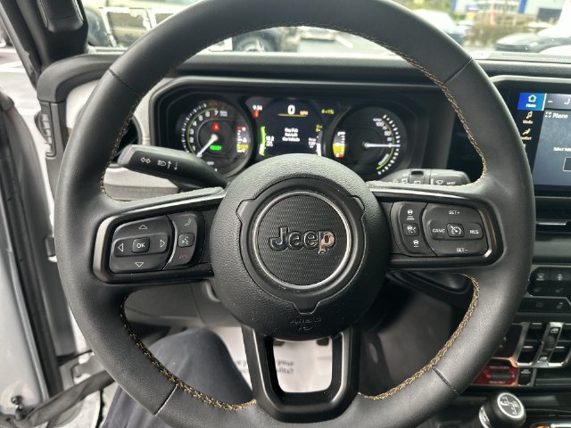 Used 2024 Jeep Wrangler Unlimited AWD/4WD image 13