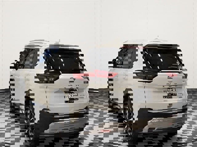 Used 2021 Nissan Rogue Platinum image 6