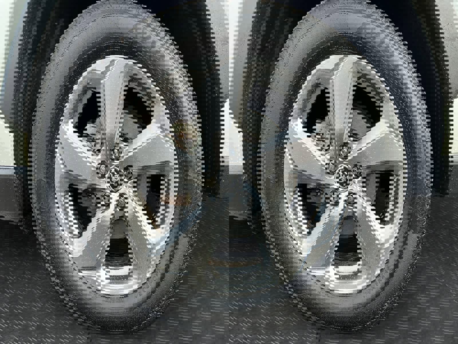 Used 2021 Toyota RAV4 XLE Premium image 16