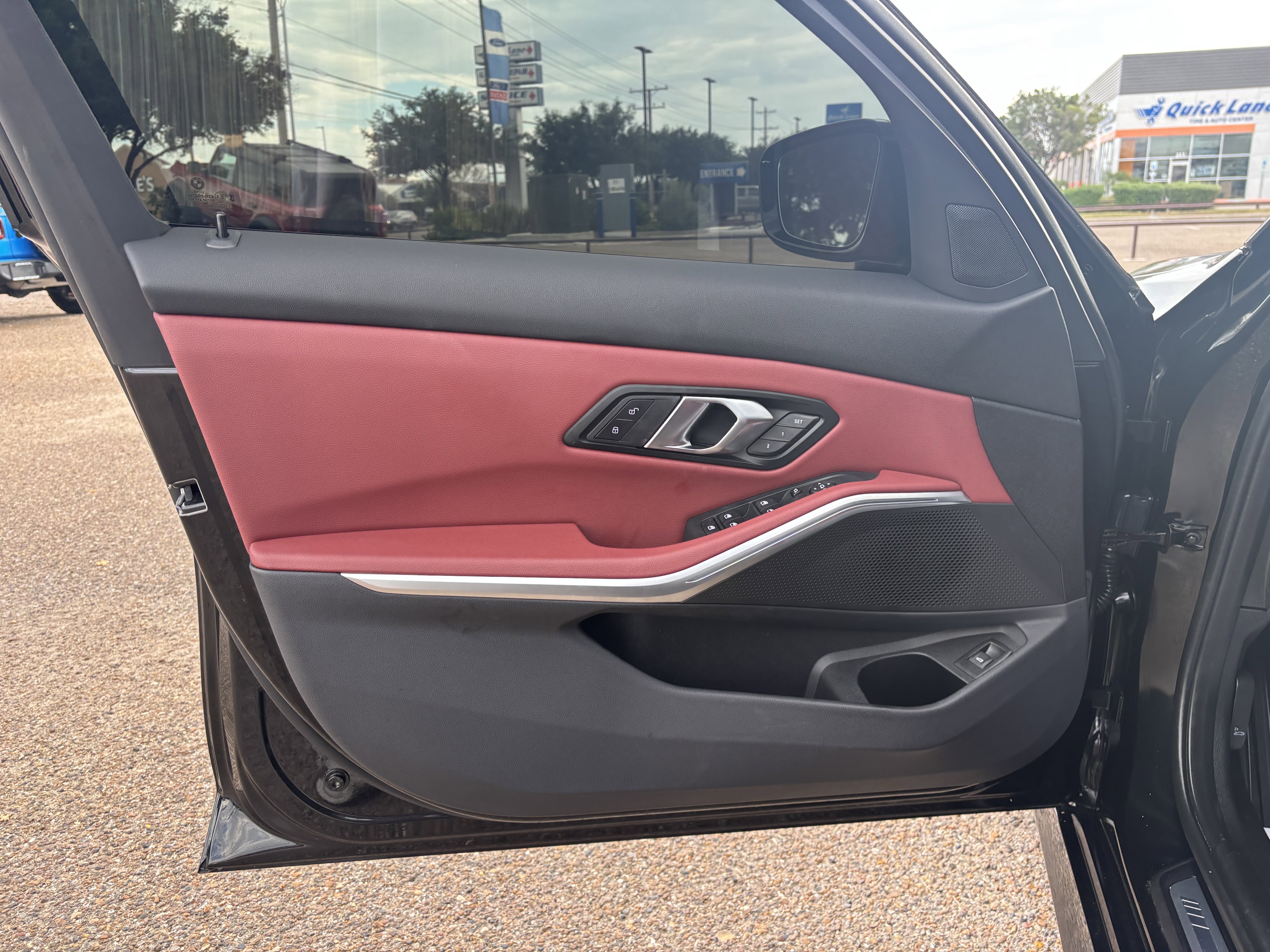 Used 2024 BMW 330i Sedan w/ M Sport Package image 14