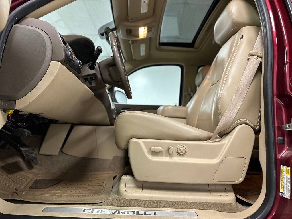 Used 2011 Chevrolet Suburban LTZ image 18