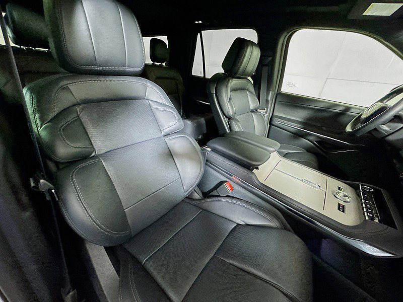 New 2025 Lincoln Navigator L Reserve w/ Jet Appearance Package image 31