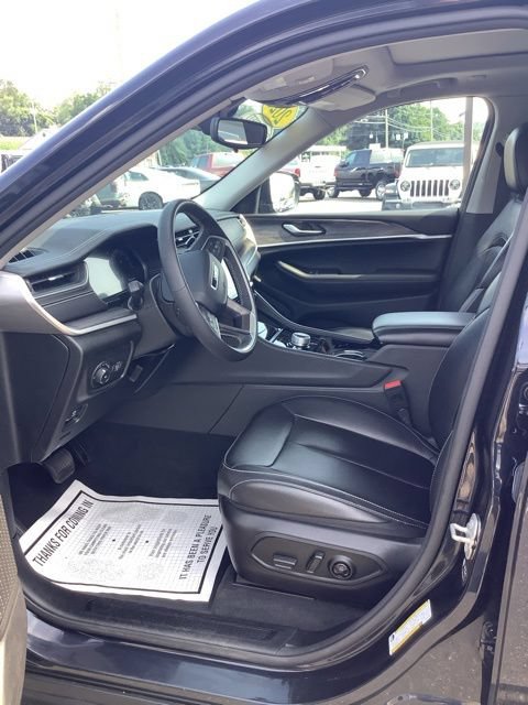 Certified 2023 Jeep Grand Cherokee Limited AWD/4WD image 17