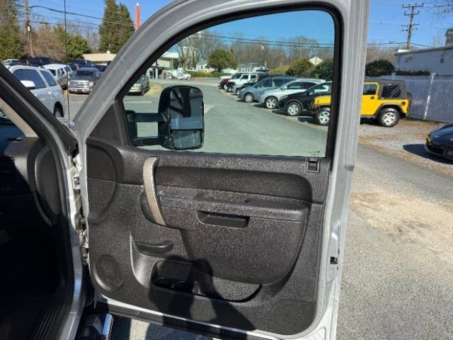 Used 2013 GMC Sierra 3500 SLE w/ SLE Preferred Package image 8