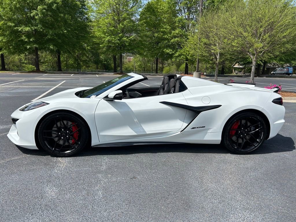 Used 2025 Chevrolet Corvette Z06 RWD image 28