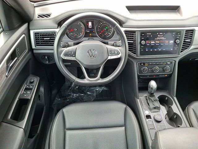 Used 2020 Volkswagen Atlas Cross Sport SE image 2