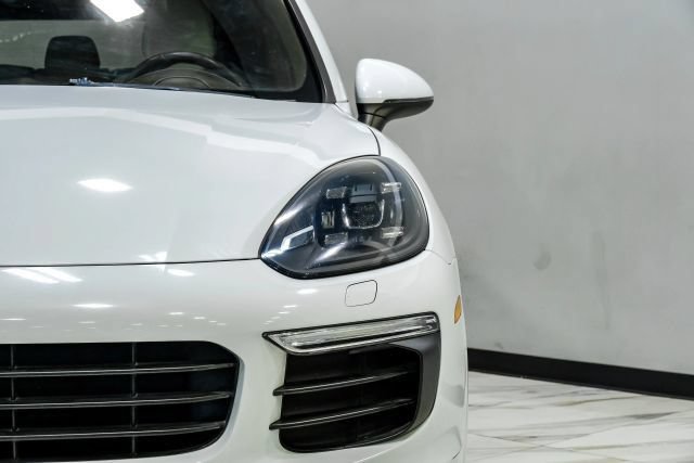 Used 2017 Porsche Cayenne AWD/4WD image 70