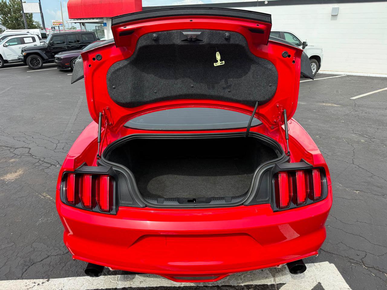 Used 2016 Ford Mustang GT RWD image 7
