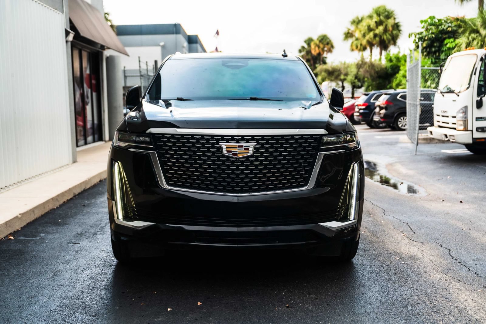 Used 2021 Cadillac Escalade ESV Luxury RWD image 2