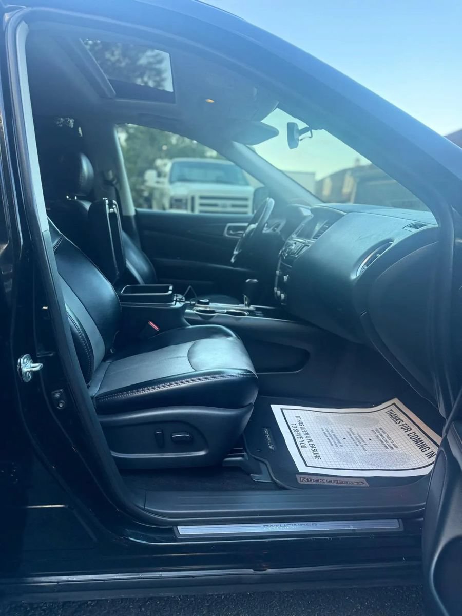 Used 2019 Nissan Pathfinder SL AWD/4WD image 24