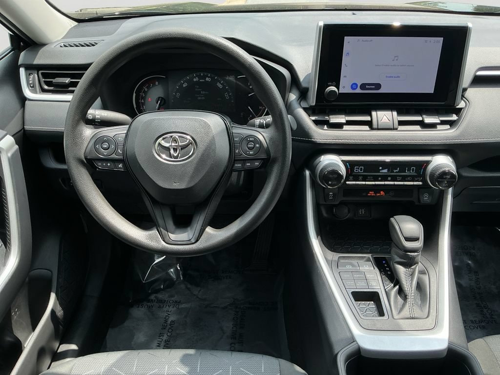 Used 2025 Toyota RAV4 XLE AWD/4WD image 16