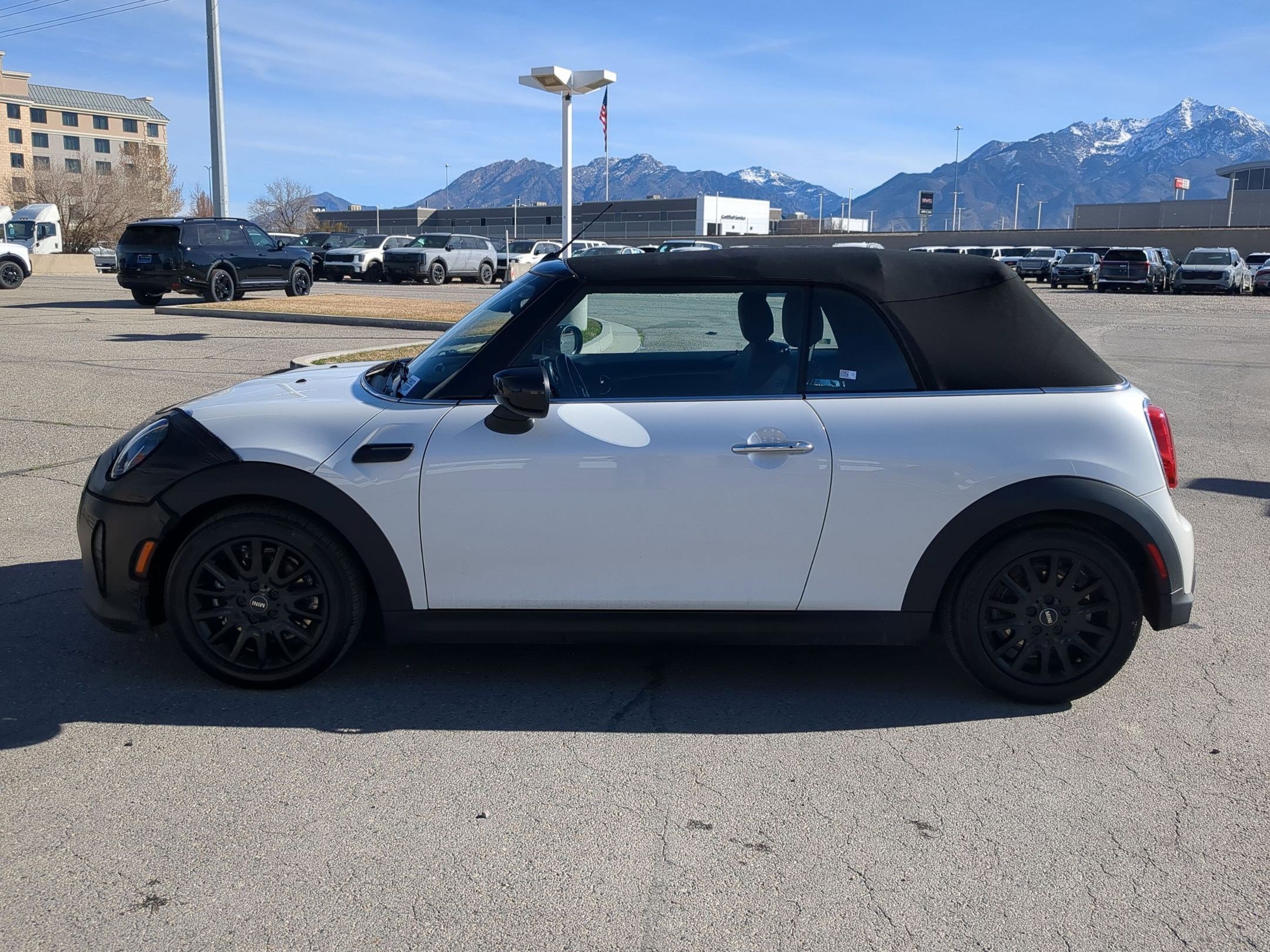 Used 2024 MINI Cooper Convertible image 3