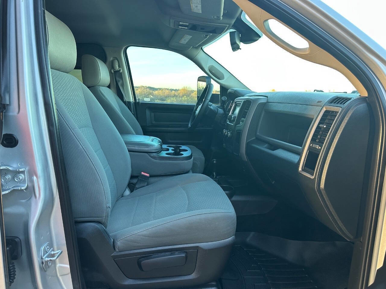 Used 2016 RAM 2500 Tradesman w/ Chrome Appearance Group image 13