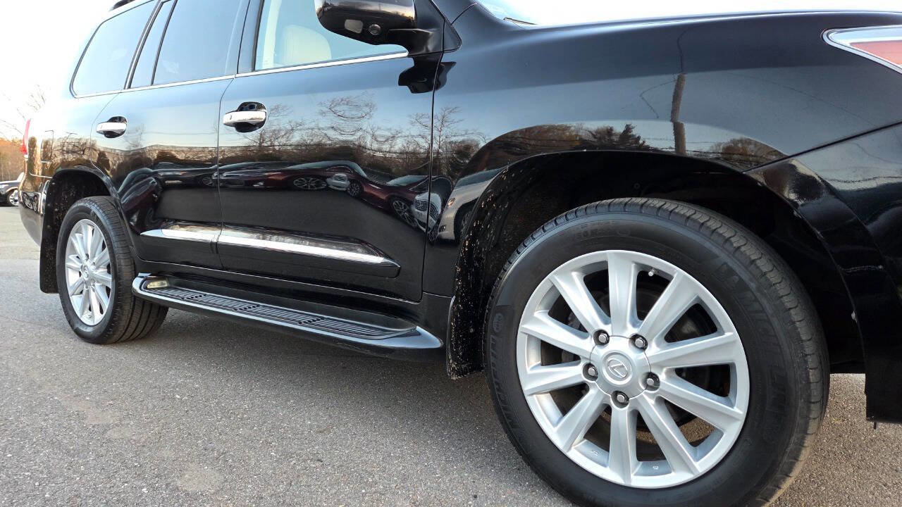 Used 2011 Lexus LX 570 4WD image 20