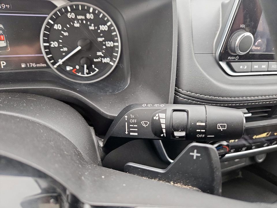 Used 2023 Nissan Rogue SV image 16