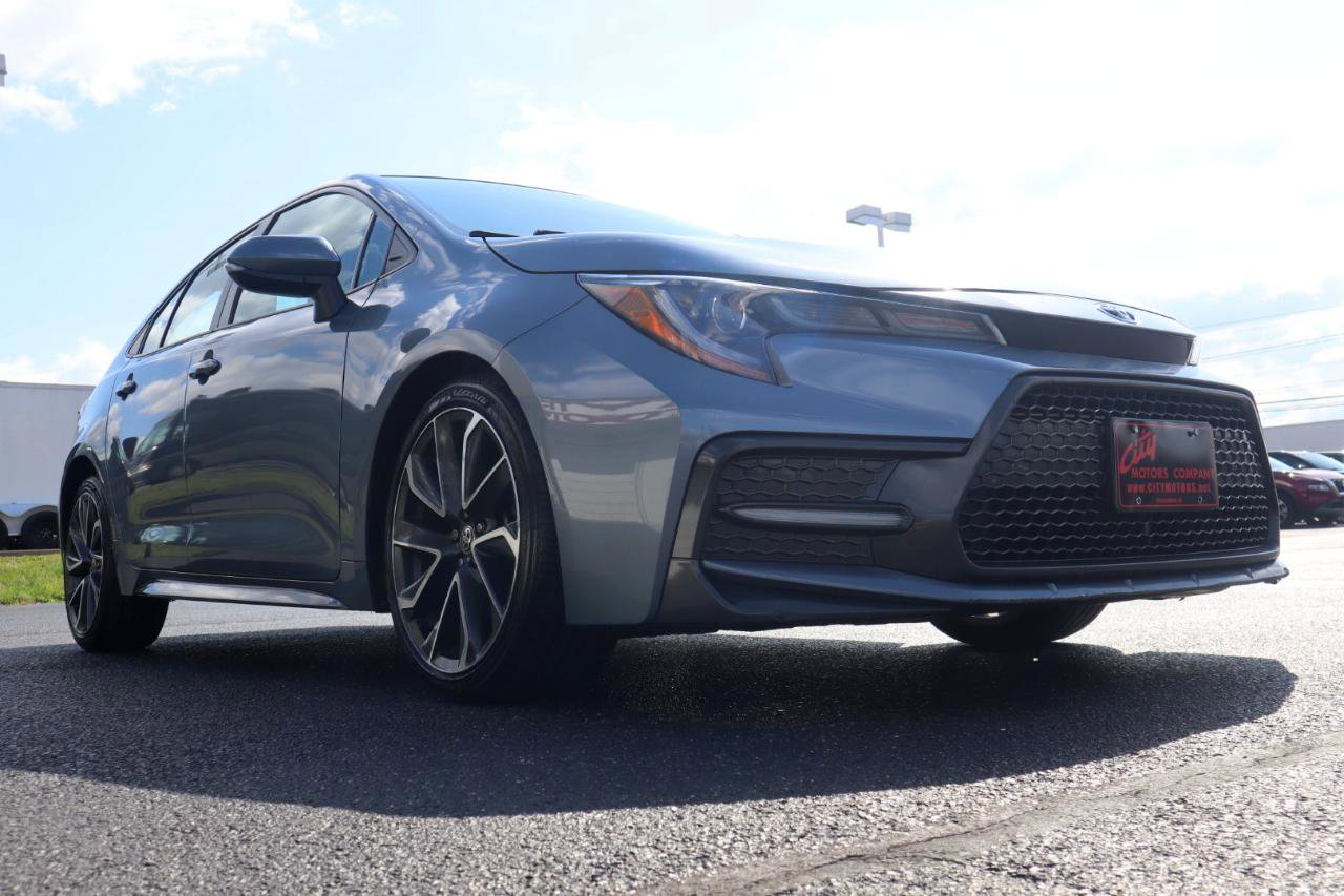 Used 2020 Toyota Corolla SE w/ SE Premium Package FWD image 17