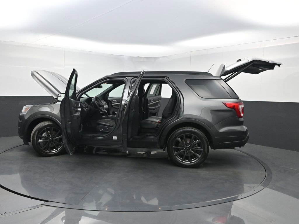 Used 2018 Ford Explorer XLT w/ Equipment Group 202A image 35