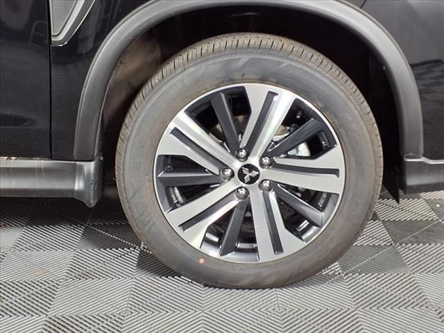Used 2024 Mitsubishi Outlander Sport ES AWD/4WD image 28