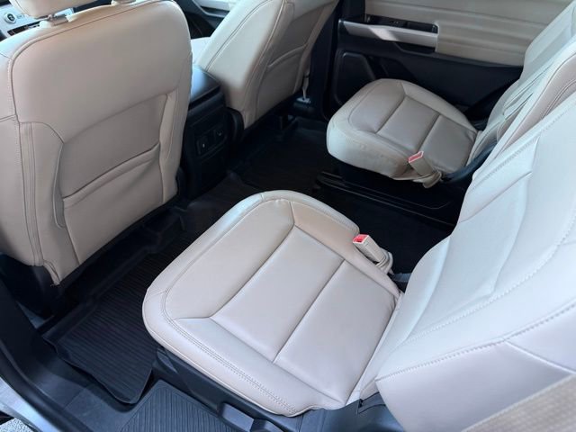 Used 2023 Ford Explorer XLT w/ Equipment Group 202A image 7