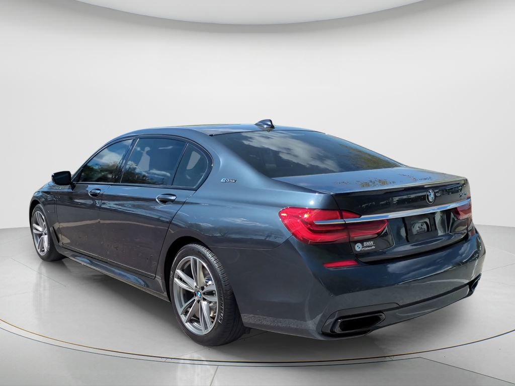 Used 2018 BMW 740e xDrive image 3