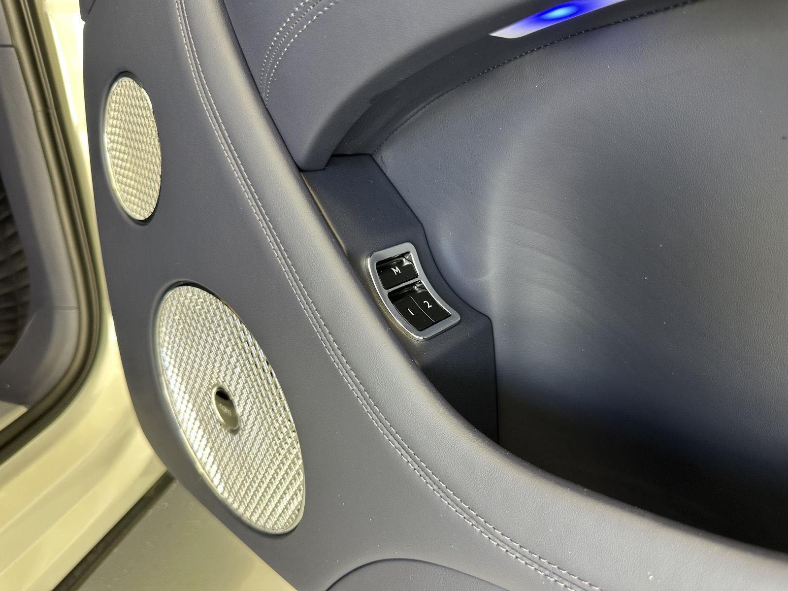 New 2026 Bentley Bentayga Extended Wheelbase AWD/4WD image 25