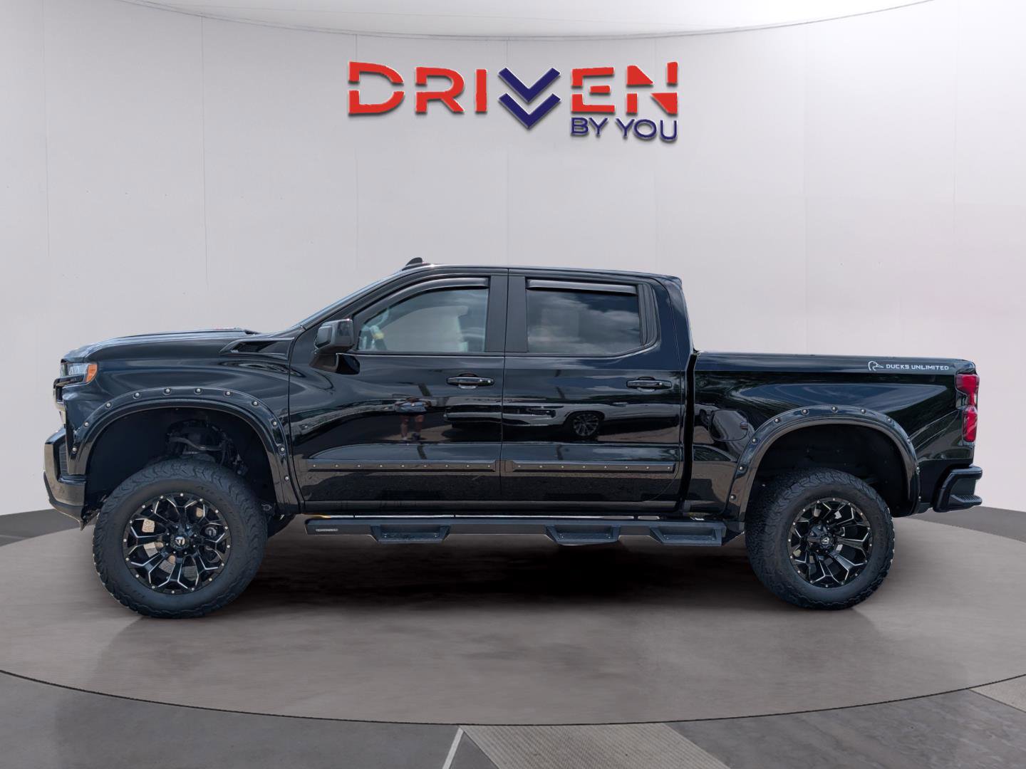 Used 2019 Chevrolet Silverado 1500 RST image 2