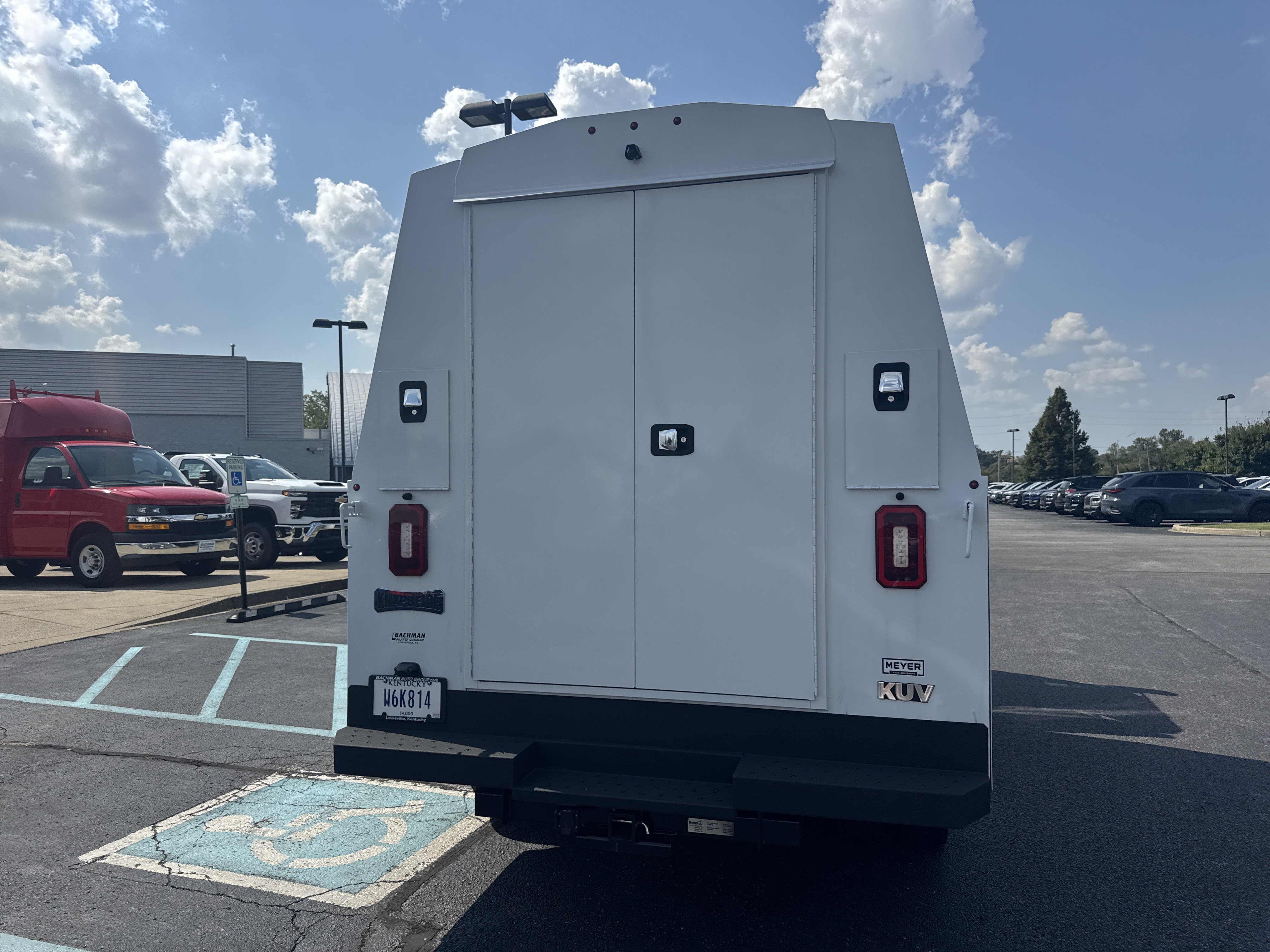 Used 2024 Chevrolet Low Cab Forward RWD image 7