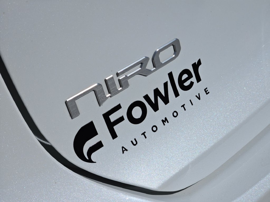 Certified 2024 Kia Niro Wave FWD image 12
