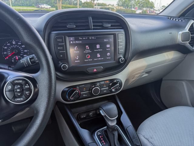 Used 2022 Kia Soul LX FWD image 22