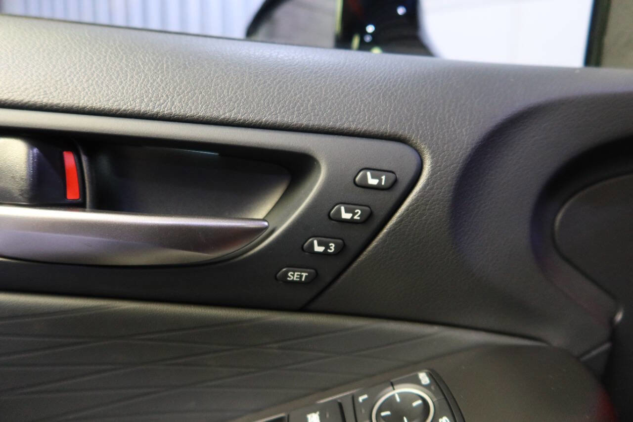 Used 2025 Lexus IS 350 F Sport RWD image 28