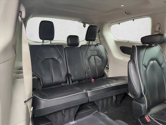 Used 2023 Chrysler Pacifica Limited image 25