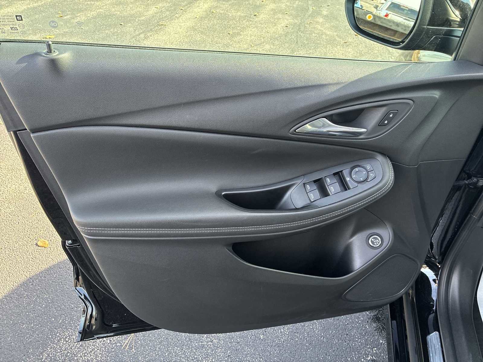 Used 2023 Buick Encore GX Select w/ Sport Touring Package image 21