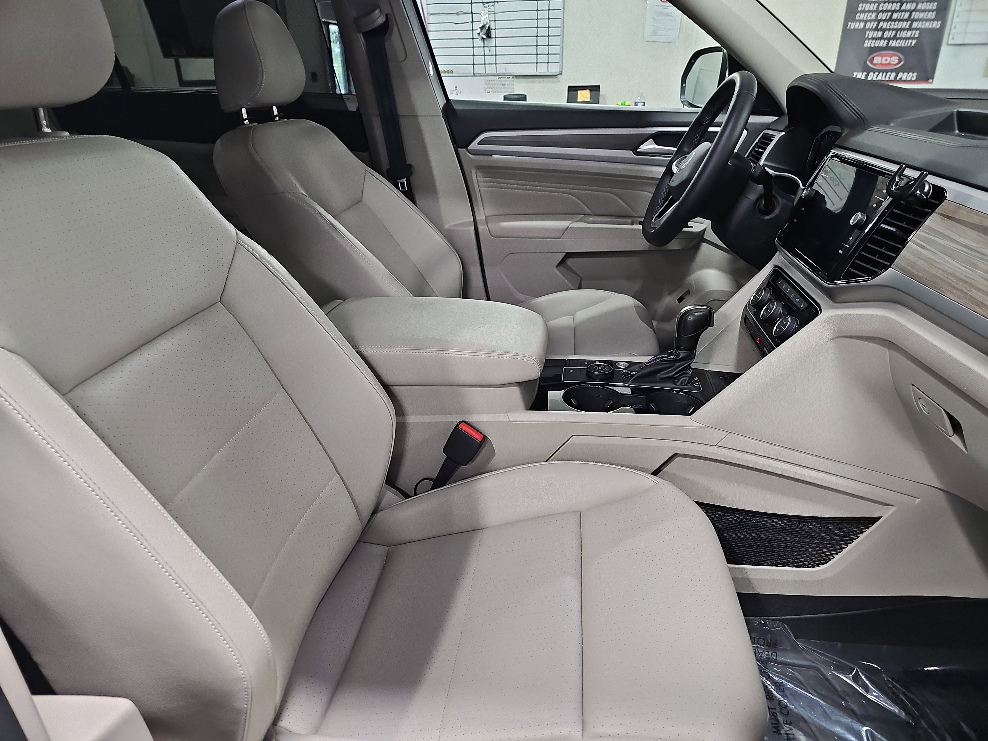 Used 2023 Volkswagen Atlas SEL image 10