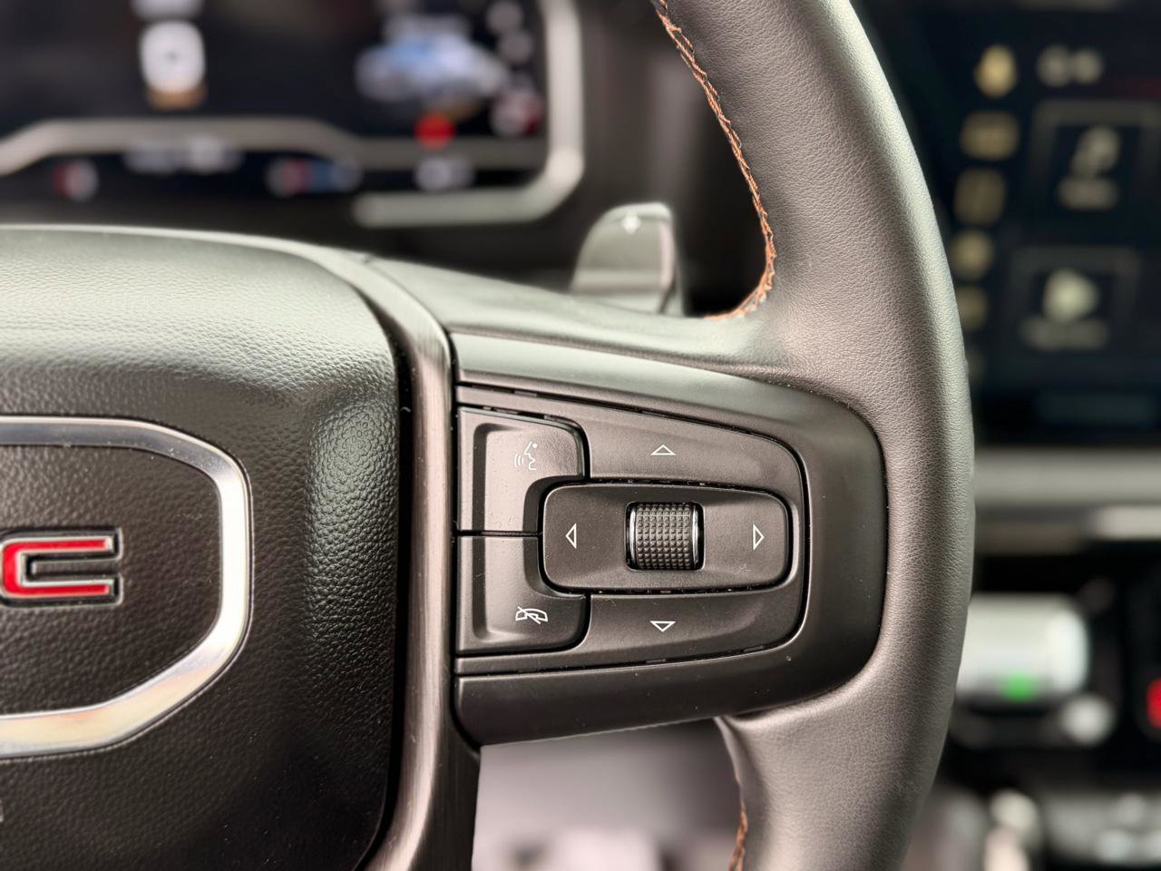 Used 2024 GMC Sierra 1500 AT4 w/ Technology Package AWD/4WD image 16