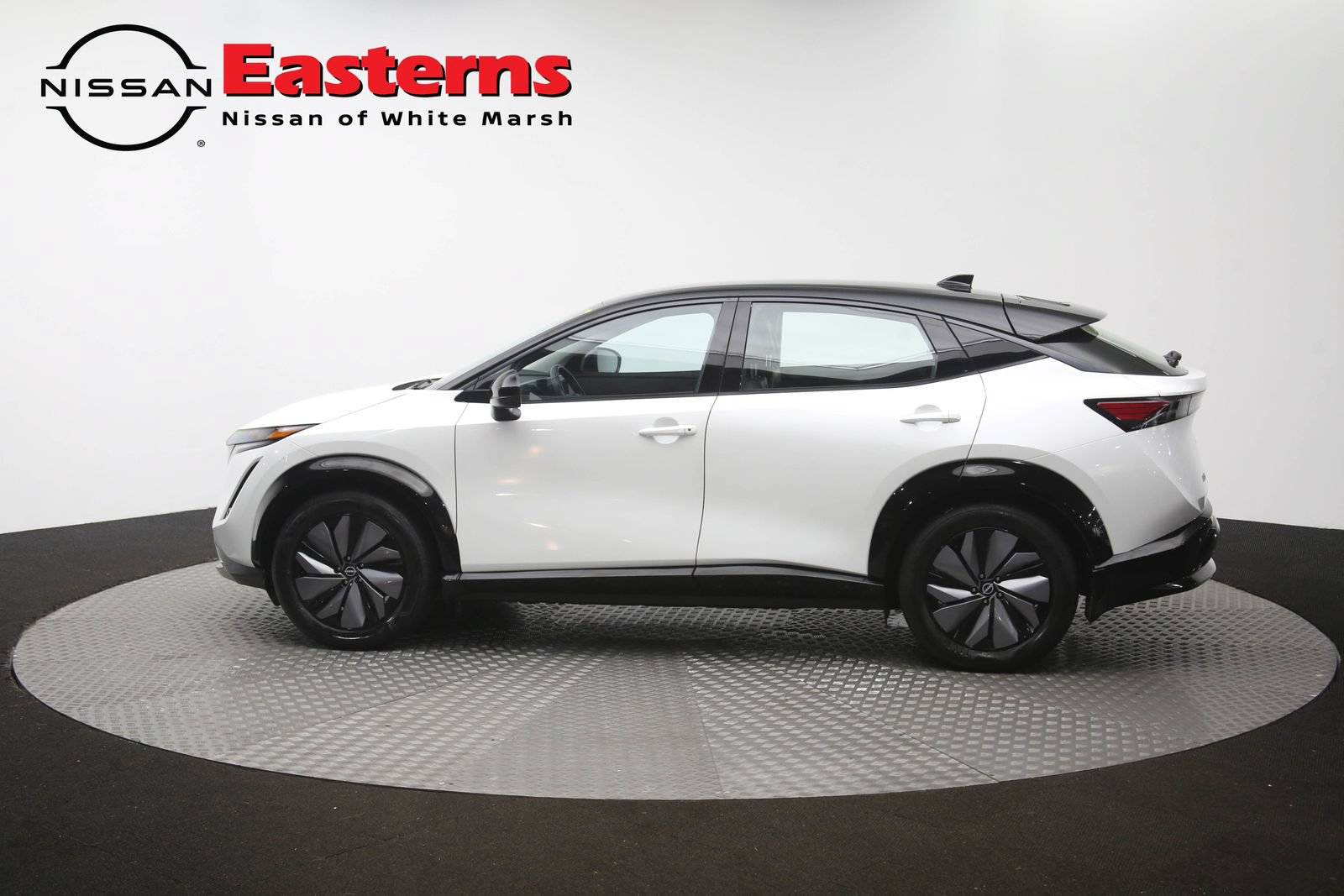 Used 2024 Nissan Ariya AWD image 59