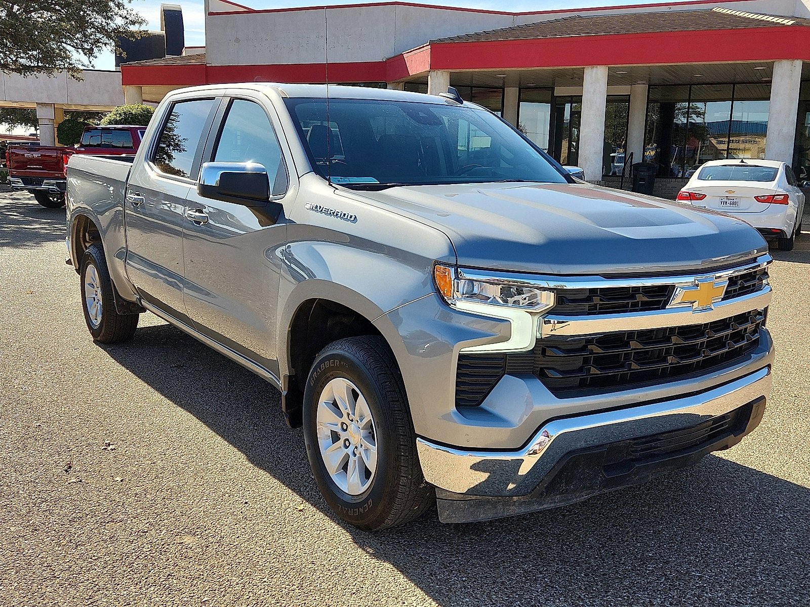 Used 2025 Chevrolet Silverado 1500 LT image 6