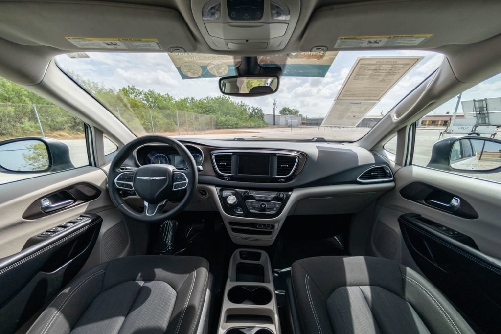 Used 2023 Chrysler Voyager LX FWD image 19