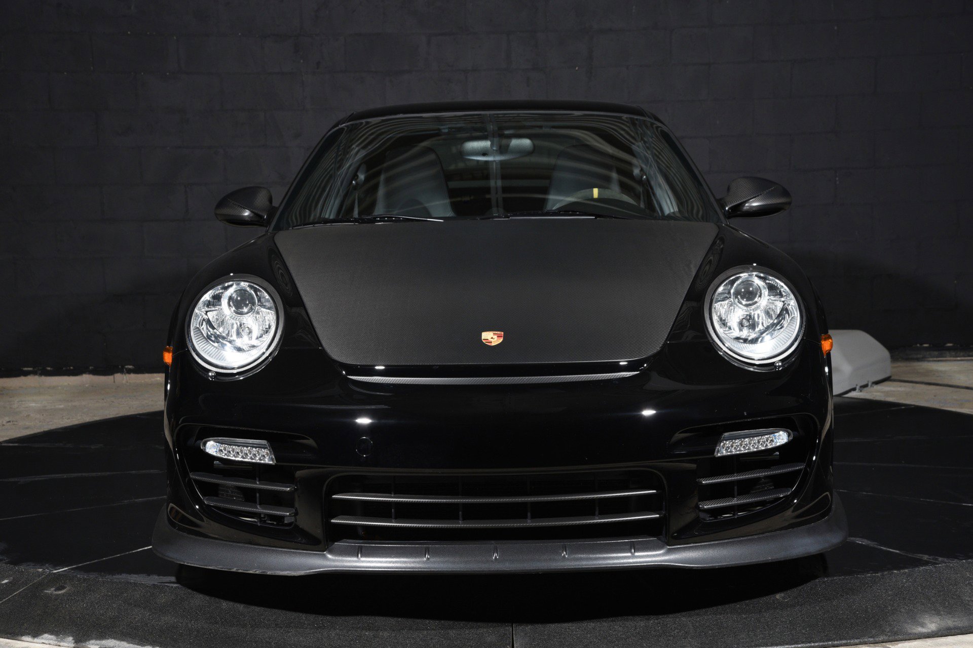 Used 2011 Porsche 911 GT2 RS RWD image 12