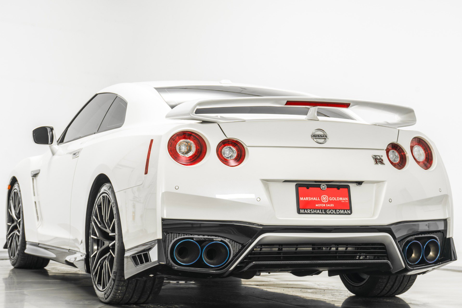Used 2020 Nissan GT-R Premium image 7