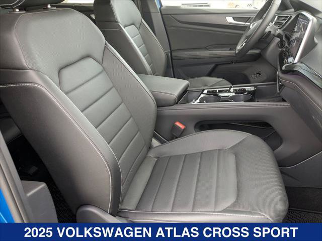 Used 2025 Volkswagen Atlas Cross Sport SEL R-Line AWD/4WD image 19