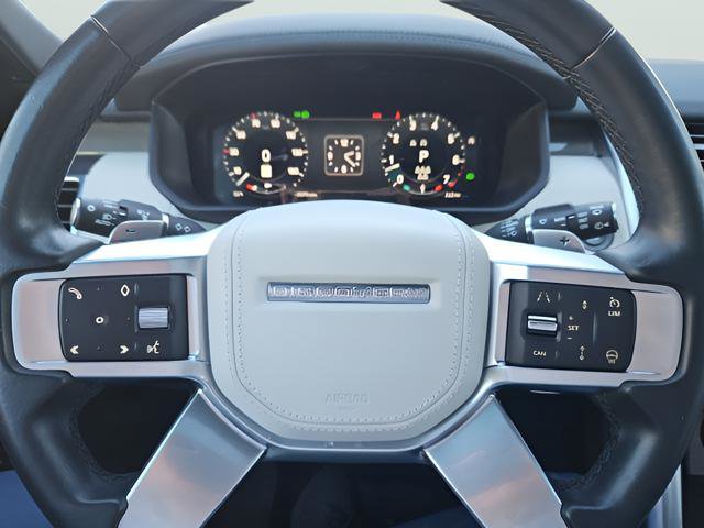 Certified 2023 Land Rover Discovery Metropolitan Edition image 16