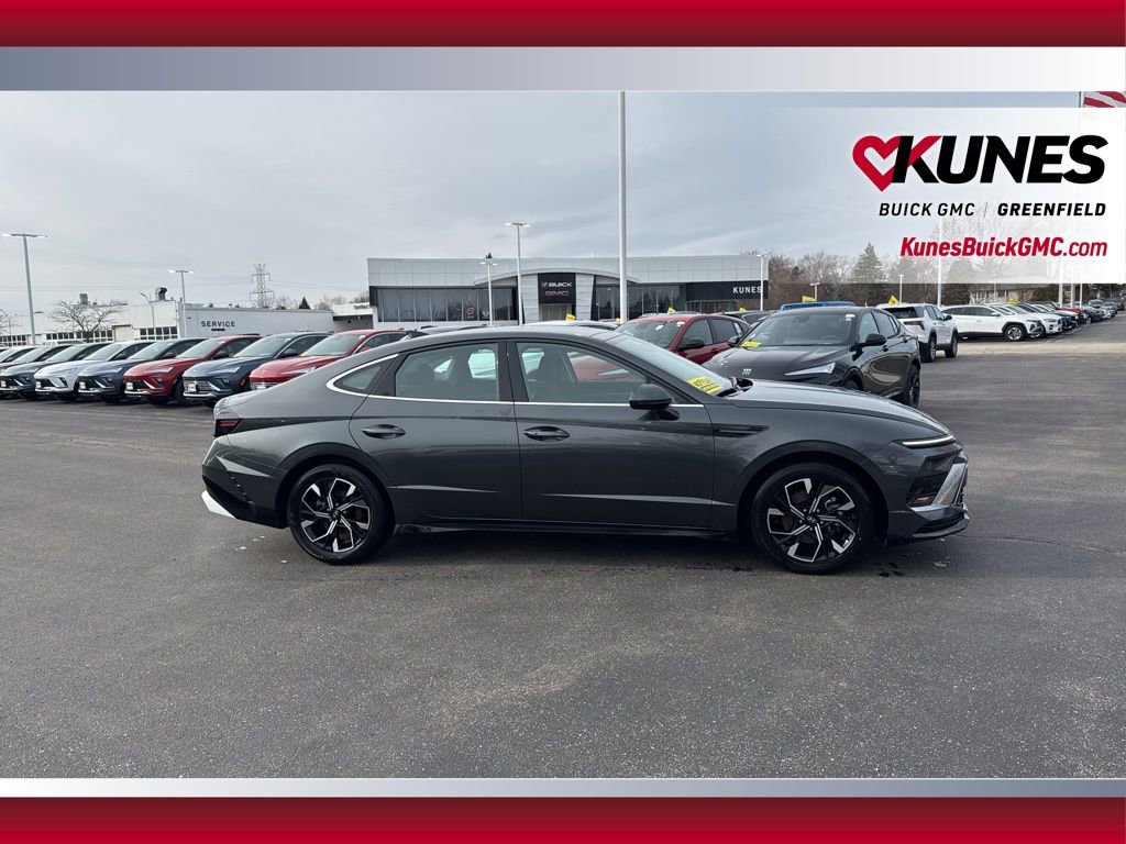 Used 2025 Hyundai Sonata SEL FWD image 4